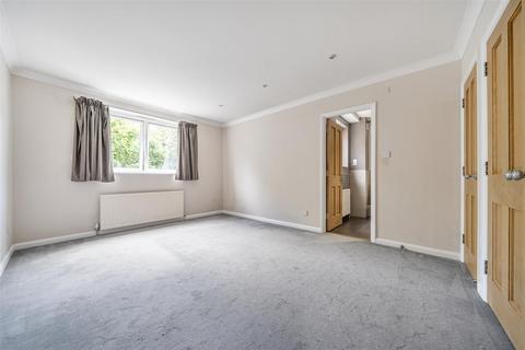 2 bedroom flat for sale, Albury Road, Guildford