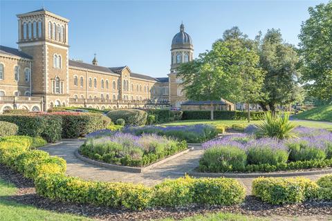 2 bedroom apartment for sale, Princess Park Manor, London, N11