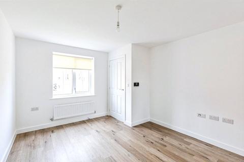2 bedroom semi-detached house to rent, Sickle Drive, Wellingborough, Northamptonshire, NN8