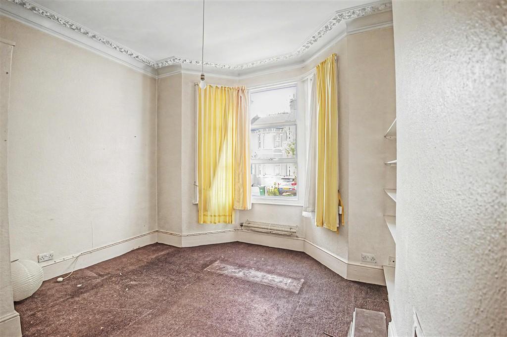 Apartment in Brighton, Round Hill - View 3