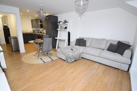 2 bedroom flat to rent, Queen Anne Road, Maidstone, ME14