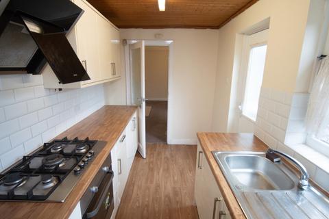 2 bedroom end of terrace house to rent, Springdale Street, Huddersfield, HD1 3NG