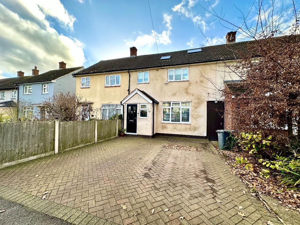 Detached house exterior, driveway