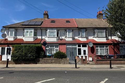 2 bedroom ground floor flat for sale, Tottenhall Road, London