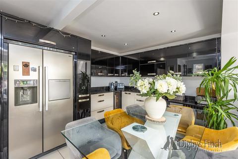 3 bedroom semi-detached house for sale, Vancouver Avenue, Radcliffe-On-Trent, Nottingham