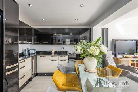 3 bedroom semi-detached house for sale, Vancouver Avenue, Radcliffe-On-Trent, Nottingham