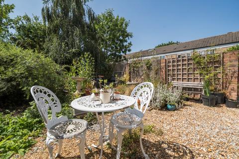 3 bedroom end of terrace house for sale, Bennett Close, Cobham, KT11