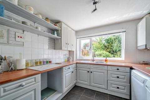 3 bedroom end of terrace house for sale, Bennett Close, Cobham, KT11