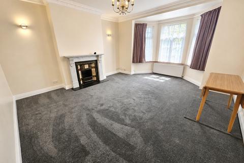 2 bedroom apartment to rent, Hale Lane, Mill Hill, NW7