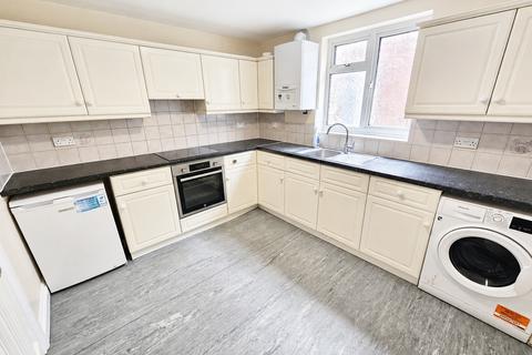 2 bedroom apartment to rent, Hale Lane, Mill Hill, NW7