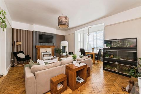 2 bedroom flat for sale, East Walk, SEATON, Devon, EX12