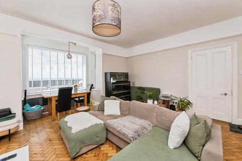 2 bedroom flat for sale, East Walk, SEATON, Devon, EX12