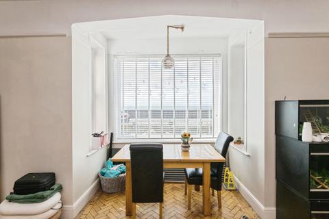 2 bedroom flat for sale, East Walk, SEATON, Devon, EX12