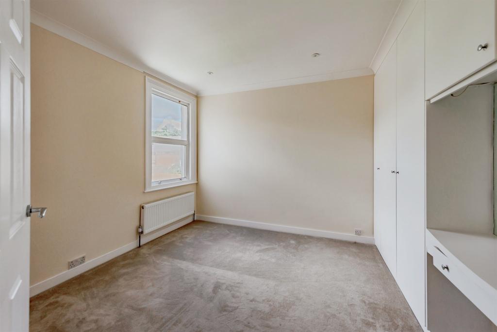 Apartment in Reigate and Banstead, Surrey - More