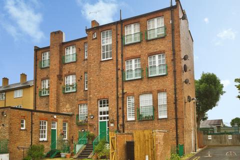 1 bedroom flat for sale, Station House Mews, London, N9
