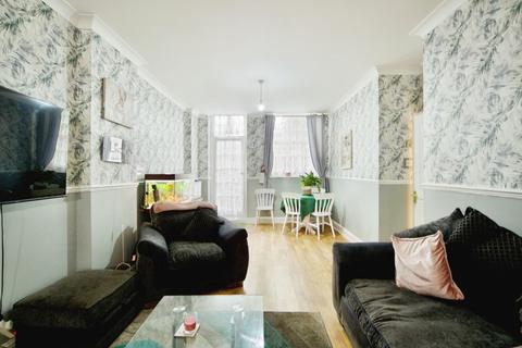 1 bedroom flat for sale, Station House Mews, London, N9