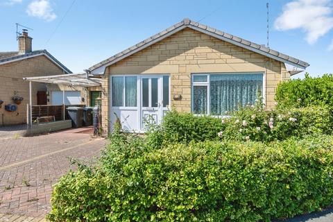 2 bedroom detached bungalow for sale, Savernake Avenue, Melksham