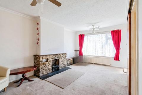 2 bedroom detached bungalow for sale, Savernake Avenue, Melksham