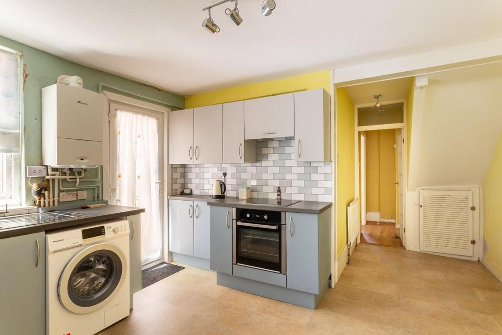 Apartment in Brighton, Queen's Park - More