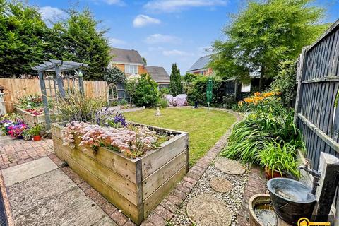 3 bedroom detached house for sale, Cliveden Walk, Maple Park, Nuneaton