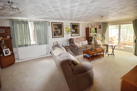 4 bedroom bungalow for sale, Church Lane, Winthorpe PE25