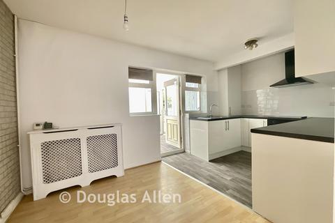 3 bedroom semi-detached house for sale, Mapleleaf Gardens, Wickford SS12