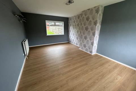 3 bedroom semi-detached house to rent, Knowles View, Bradford, West Yorkshire, BD4
