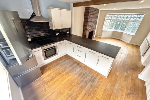3 bedroom semi-detached house to rent, Burley Hill Drive, LEEDS, LS4 2SZ
