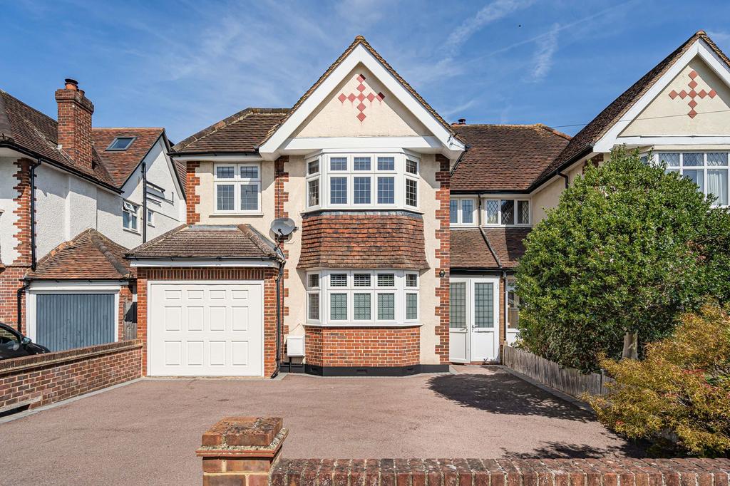 Detached house exterior, driveway, garage
