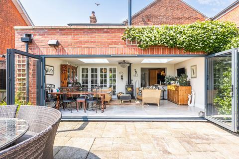 undefined, Idyllic Family Home in Stalham