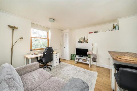 1 bedroom flat for sale, Earls Court Road, London W8