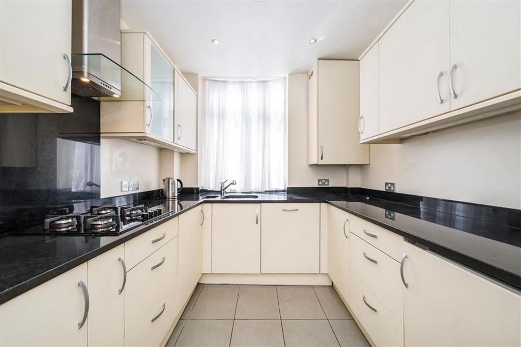 Cornwall Gardens, London SW7 – pohled 3