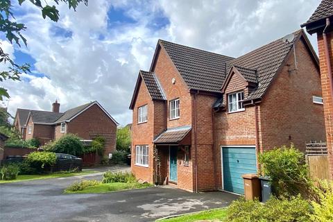 4 bedroom detached house to rent, Sir Galahad Road, Hampshire SO53