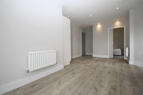 Studio for sale, Salcombe Court, Leven Road, E14