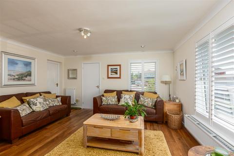 2 bedroom detached bungalow for sale, Llwyn Rhedyn, Sketty, Swansea