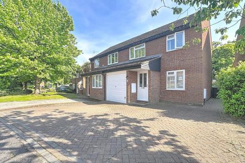 3 bedroom semi-detached house for sale, Firtree Rise, Ipswich IP8