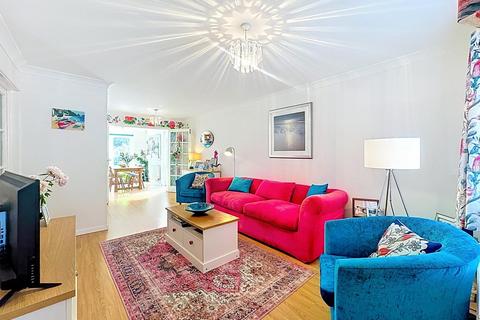 3 bedroom semi-detached house for sale, Firtree Rise, Ipswich IP8