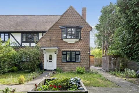 Chigwell Hurst Court, Pinner