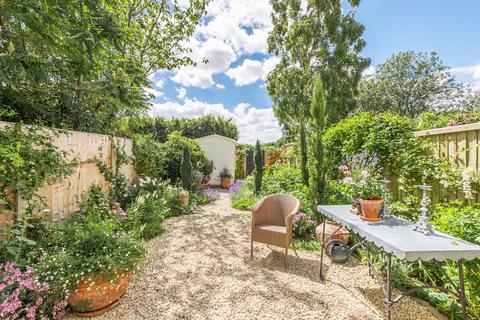 2 bedroom flat for sale, Two Bedroom Ground Floor Apartment in Docking