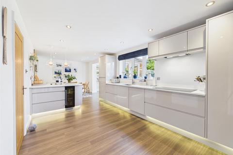 4 bedroom detached house for sale, Birch Close, Loughborough LE11