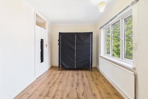 2 bedroom apartment to rent, Osterley Court, Osterley