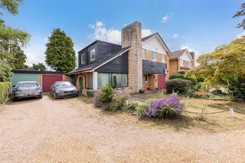 4 bedroom detached house for sale, The Drive, Long Drive, Burnham