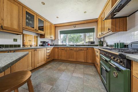 4 bedroom detached house for sale, The Drive, Long Drive, Burnham