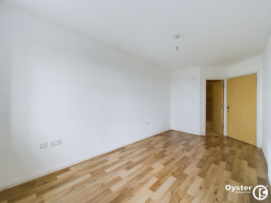 Apartment in Harrow - More