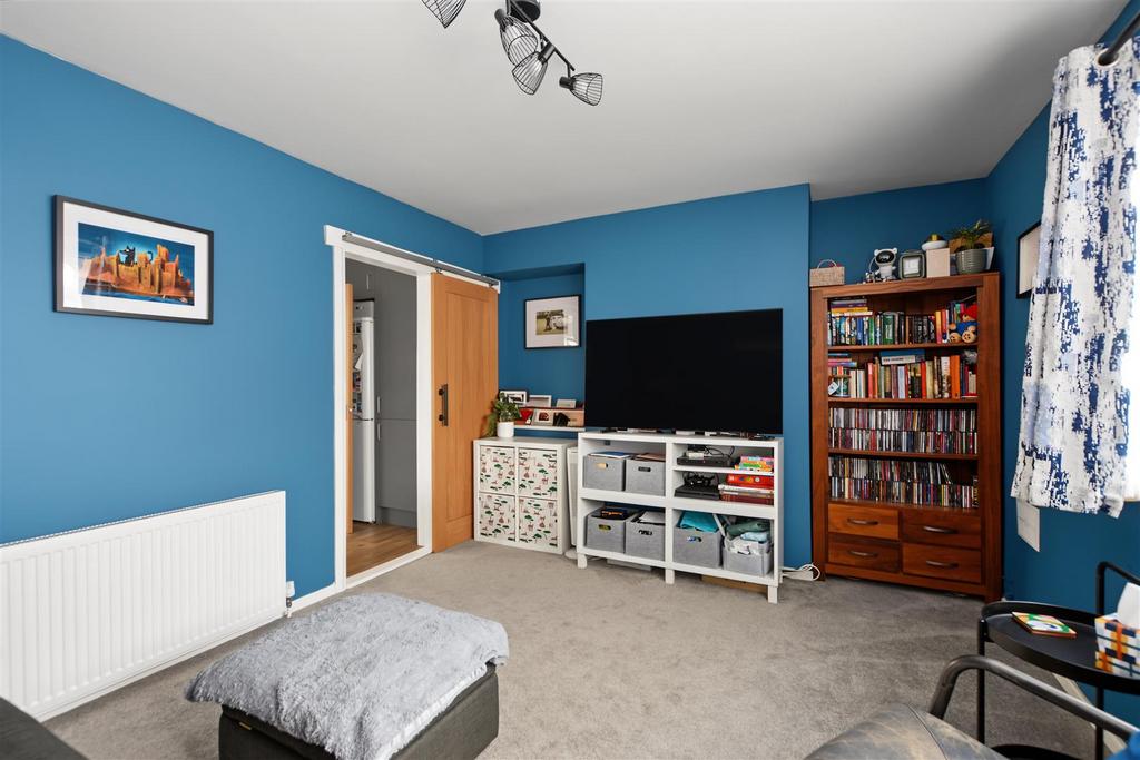 House in Broxtowe, Beeston - View 3