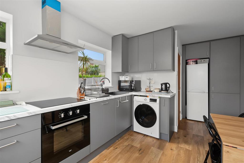 House in Broxtowe, Beeston - View 4