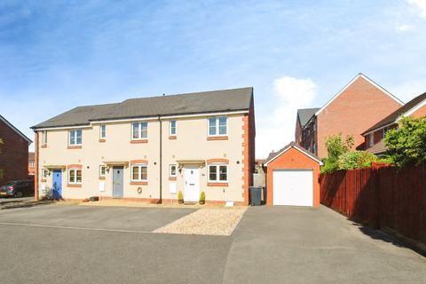 2 bedroom end of terrace house for sale, Linnet Lane, Melksham