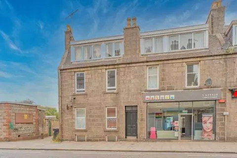 2 bedroom flat for sale