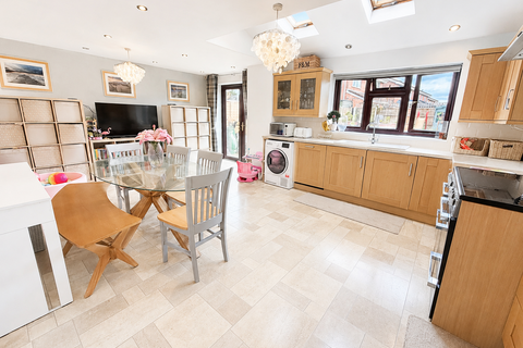 5 bedroom semi-detached house for sale, Blithfield Drive, Brierley Hill DY5