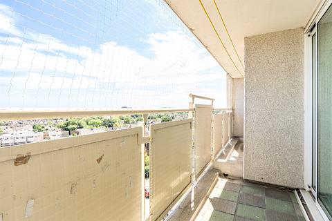 2 bedroom flat for sale, Bedale Road, Enfield